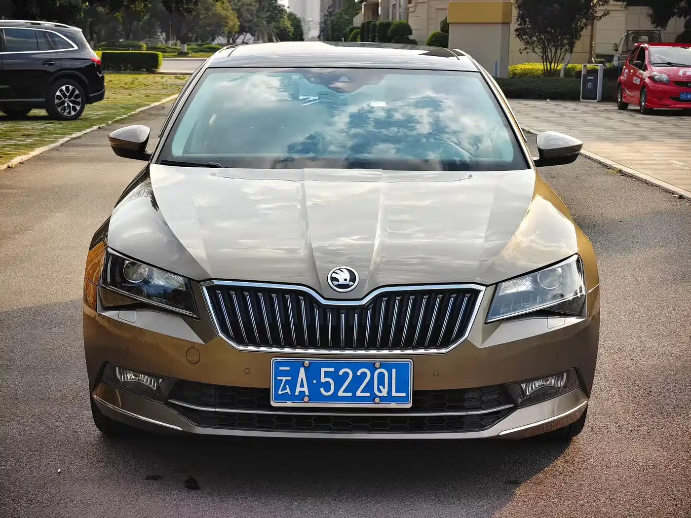 Škoda Superb 2018 TSI330 DSG Luxury Edition China V фото 2