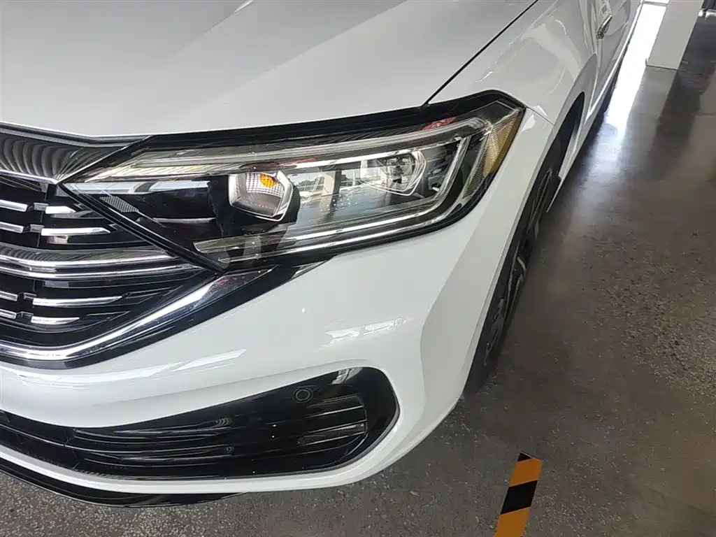 Volkswagen Sagitar 2023 300TSI DSG Surpassing Edition фото 24