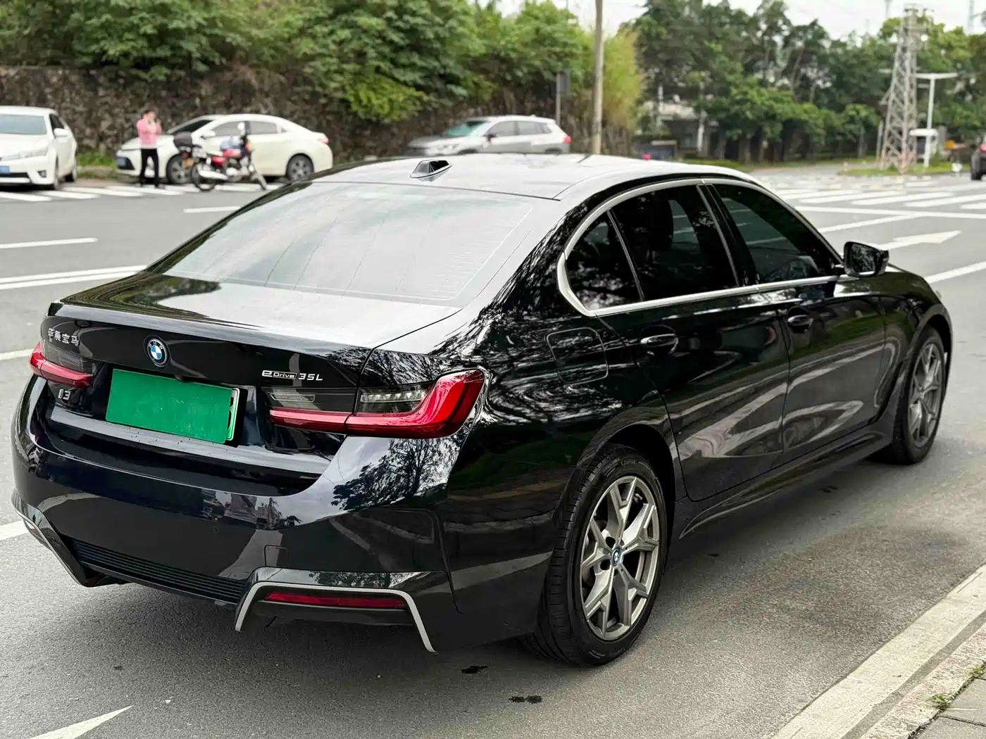 BMW i3 2022 eDrive 35 L фото 9