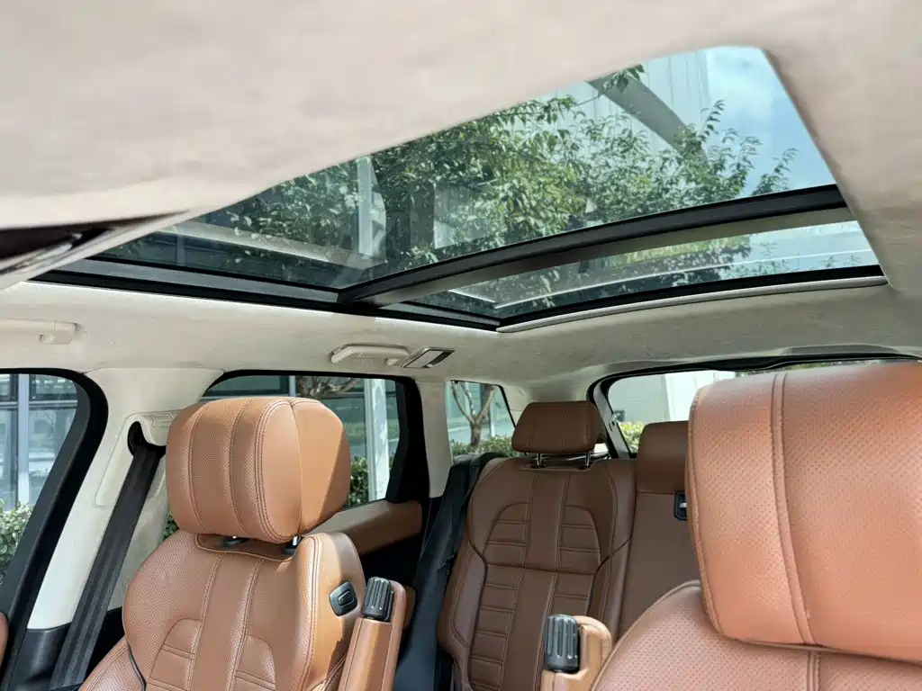 Фото 9 - Land Rover Range Rover Sport
