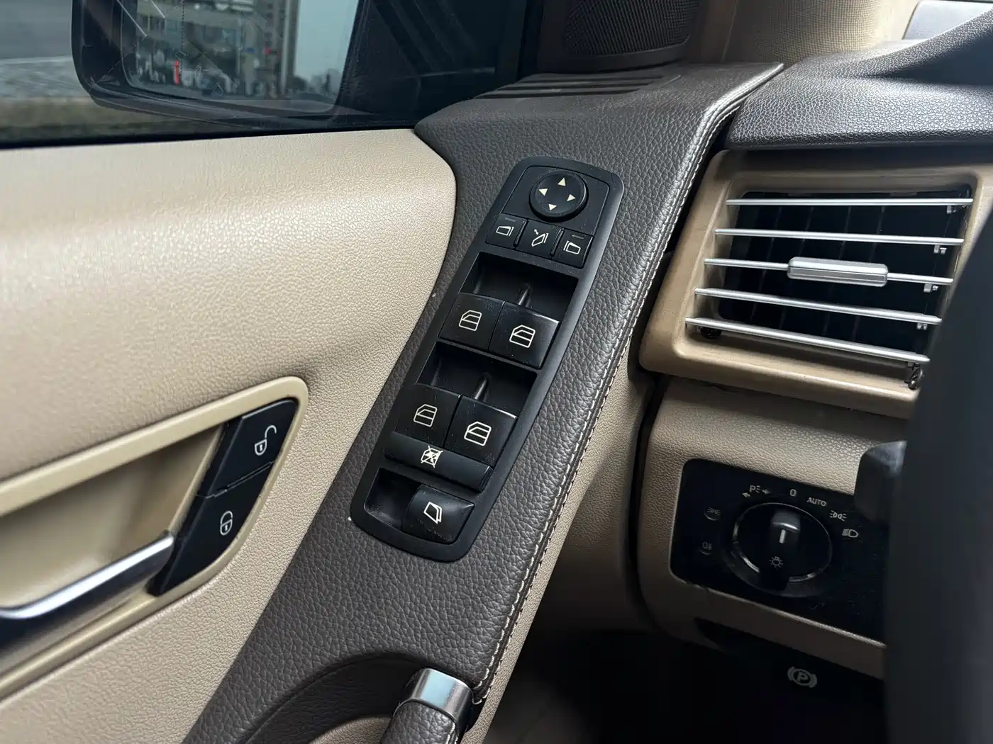 Mercedes-Benz R-Class 2011 R 350 L 4MATIC фото 14