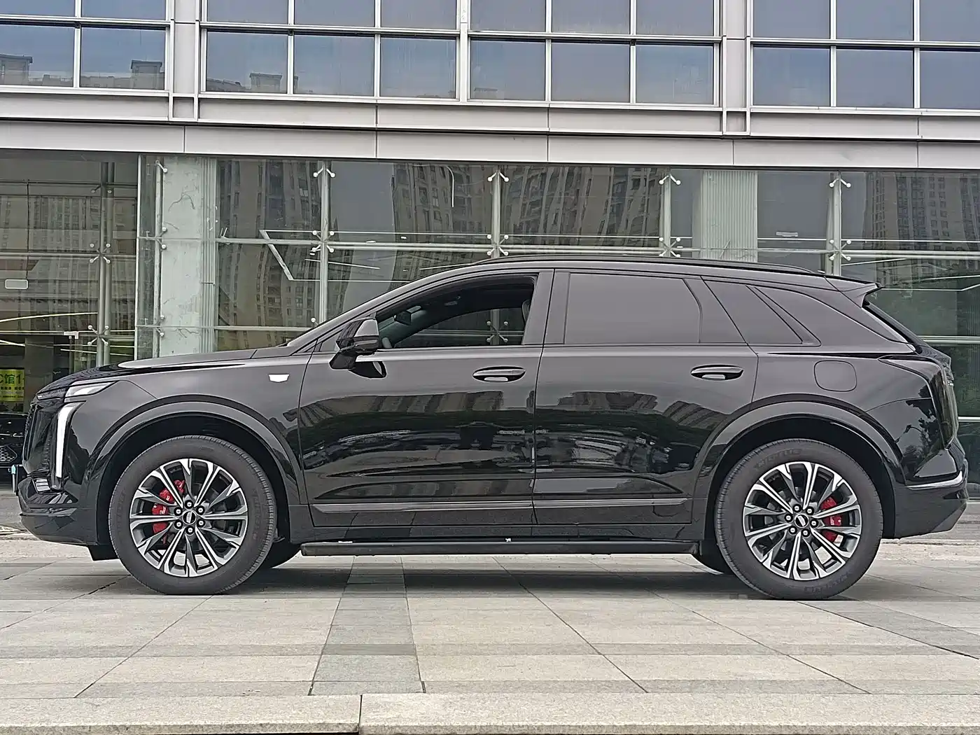 Cadillac XT5 2025 2.0T Luxury фото 5