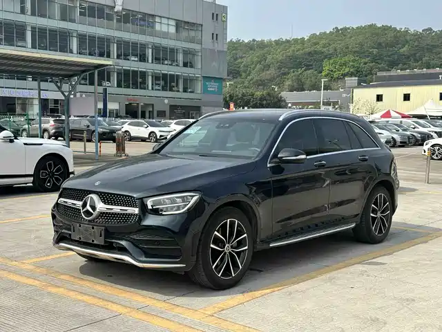 MERCEDES-BENZ GLC