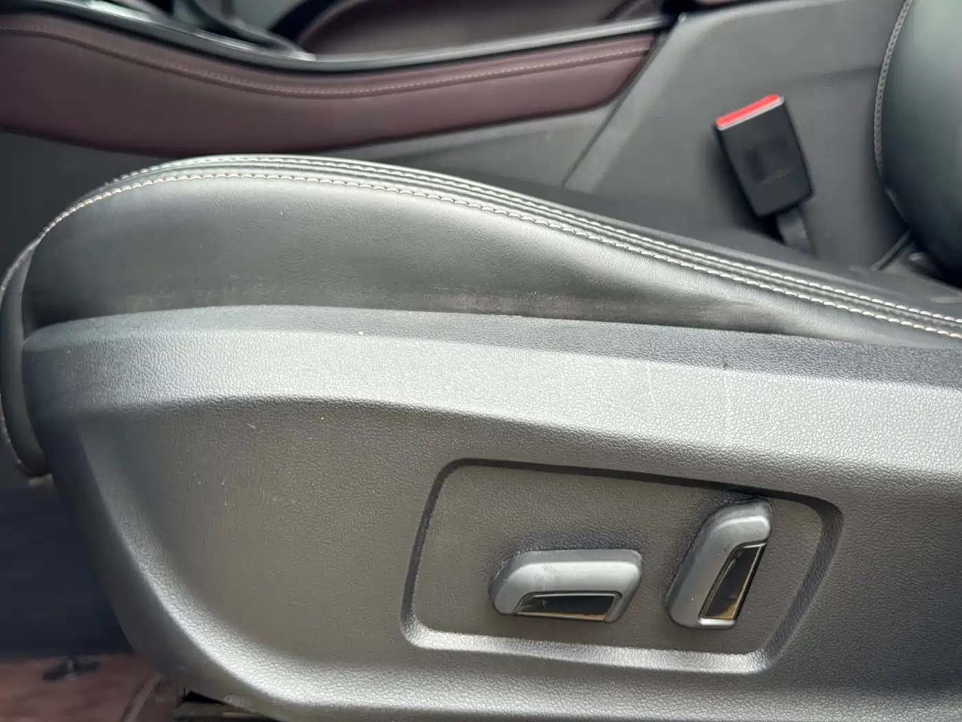 GAC Trumpchi Trumpchi M6 2021 270T DCT Luxury Edition (7-Seater) фото 8