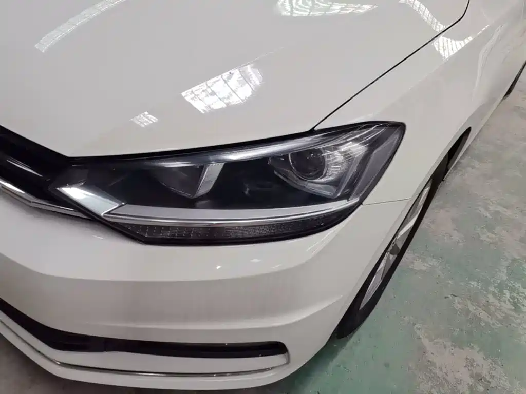 صورة 24 - Volkswagen Touran