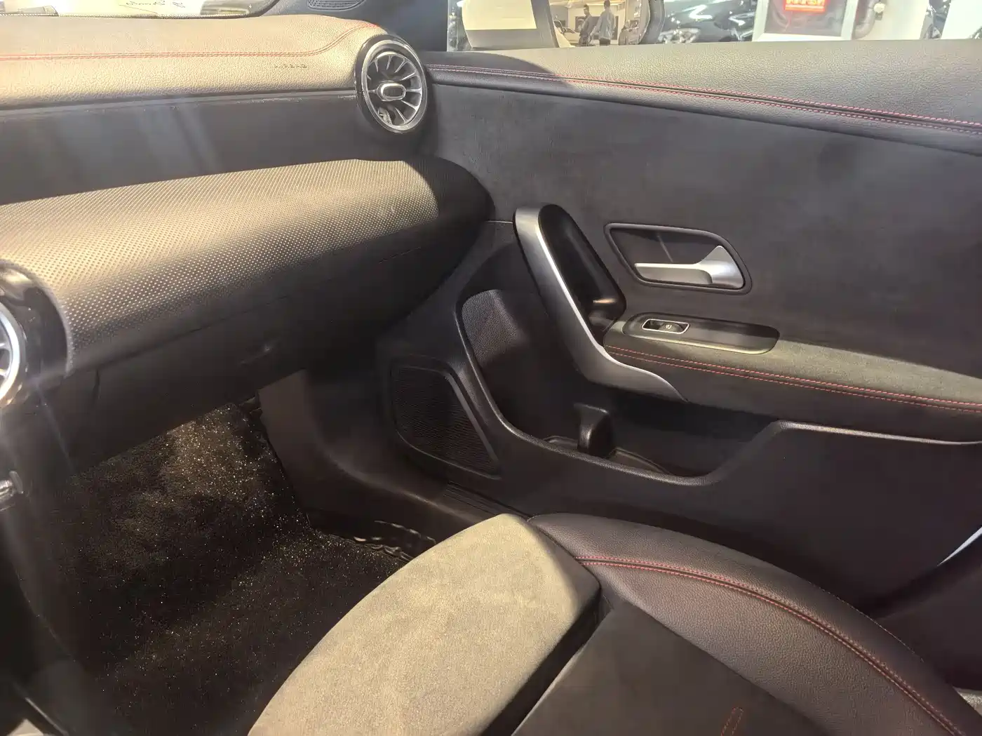 Mercedes-Benz CLA (Import) 2021 CLA 200 фото 6