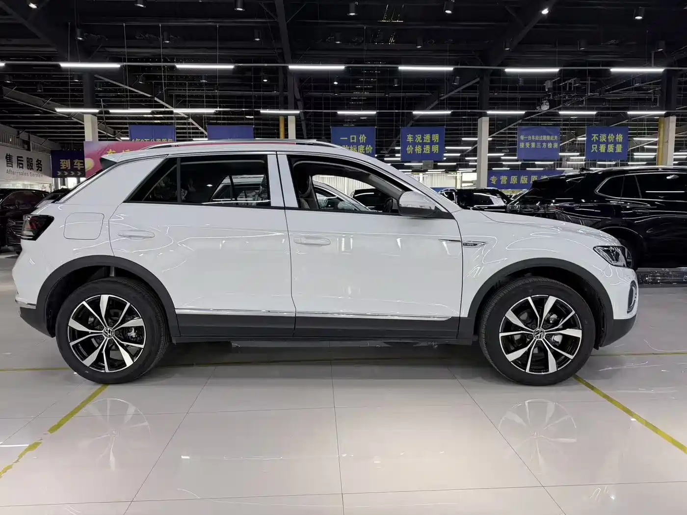 Volkswagen T-ROC 2025 Second Facelift 280TSI DSG 2WD Time Edition фото 4