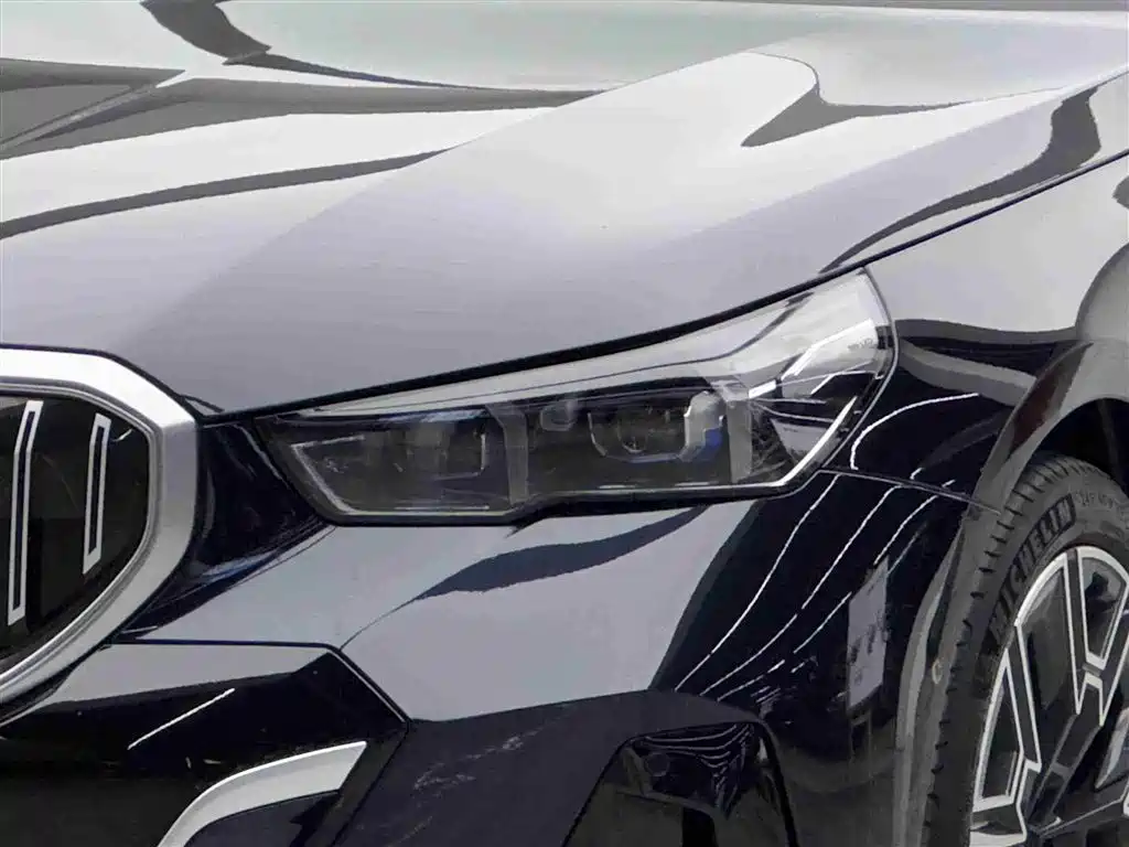 BMW 5 Series 2024 530Li Premium M Sport Package фото 3
