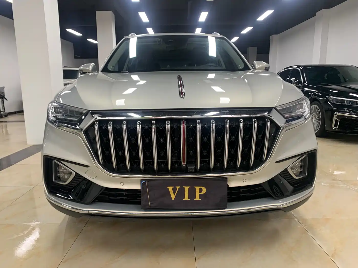 Hongqi HS5 2022 Facelift 2.0T Smart Flag Enjoyment Edition фото 2