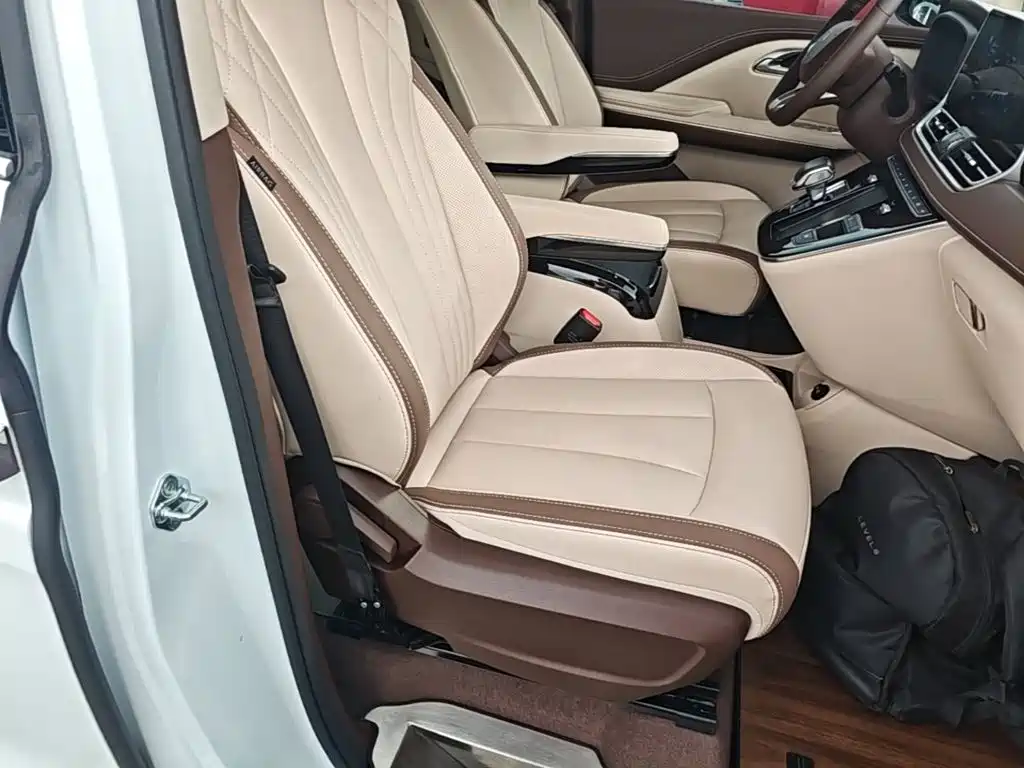 Besturn M9 2024 2023 2.0T Exclusive