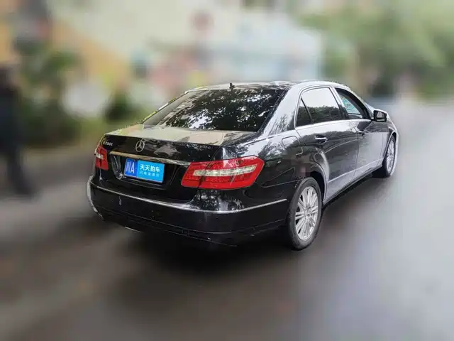 Mercedes-Benz E-Class 2013 Model E 260 L CGI Elegance — фото 2