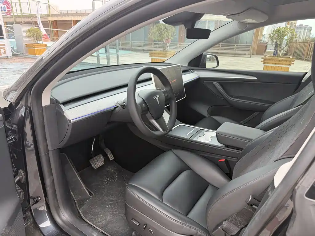 Фото 9 - Tesla Model Y
