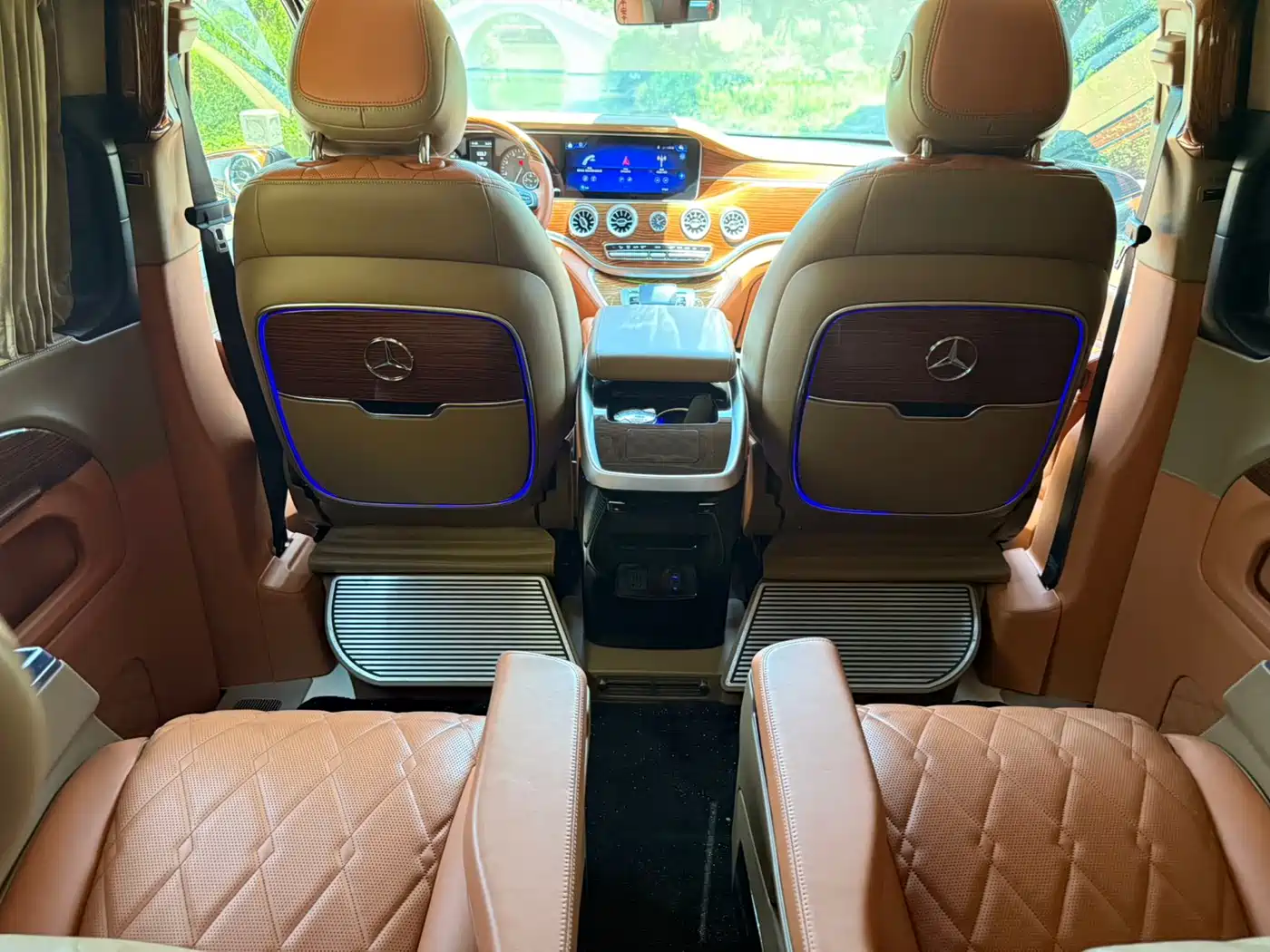 Mercedes-Benz Vito 2023 2.0T Business 7-Seater фото 24