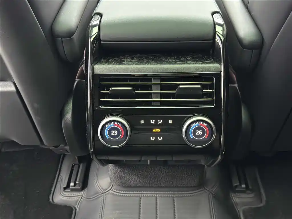 Land Rover Range Rover Sport 2025 400PS Exemplary Edition фото 11