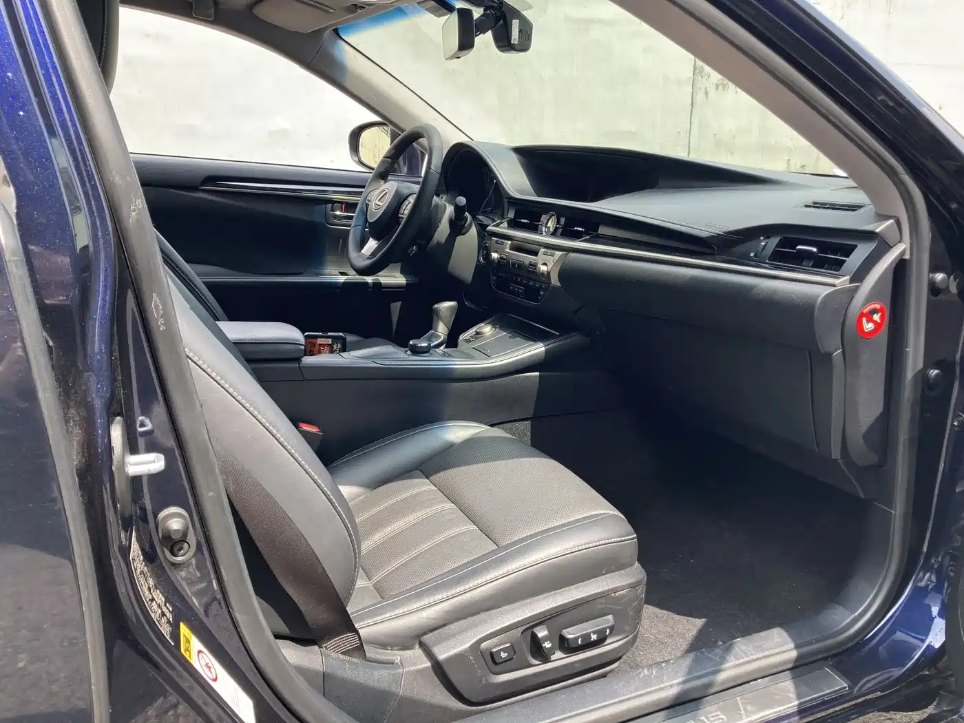 Lexus ES 2015 200 Elite Edition фото 8