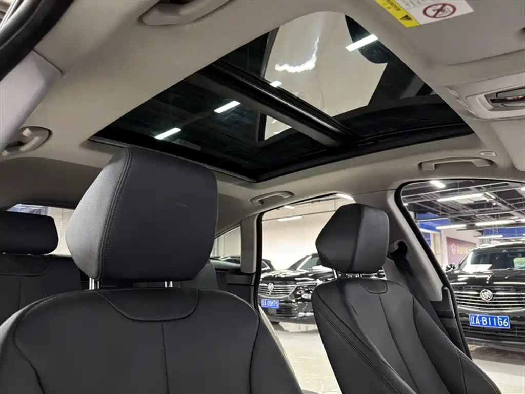 BMW 3 Series GT 2018 320i Fashion фото 5