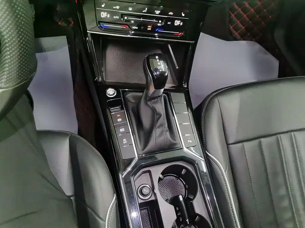 Volkswagen Passat 2023 Facelift 330TSI Starlight Elite Edition фото 10