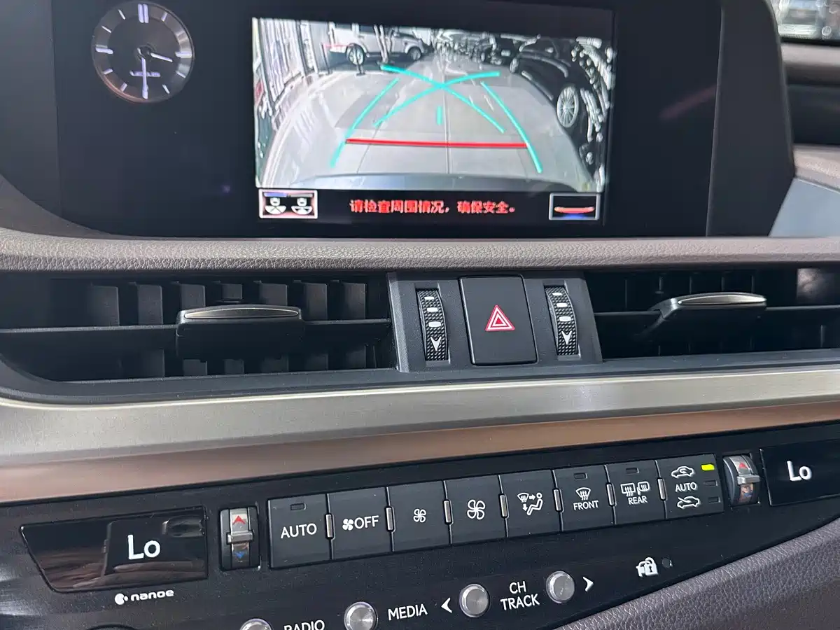 Lexus ES 2020 Model 300h Excellence Edition China V фото 15