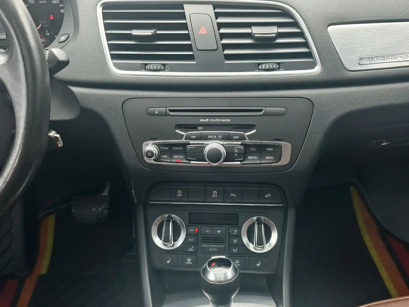 Audi Q3 2015 35 TFSI quattro Technology фото 10