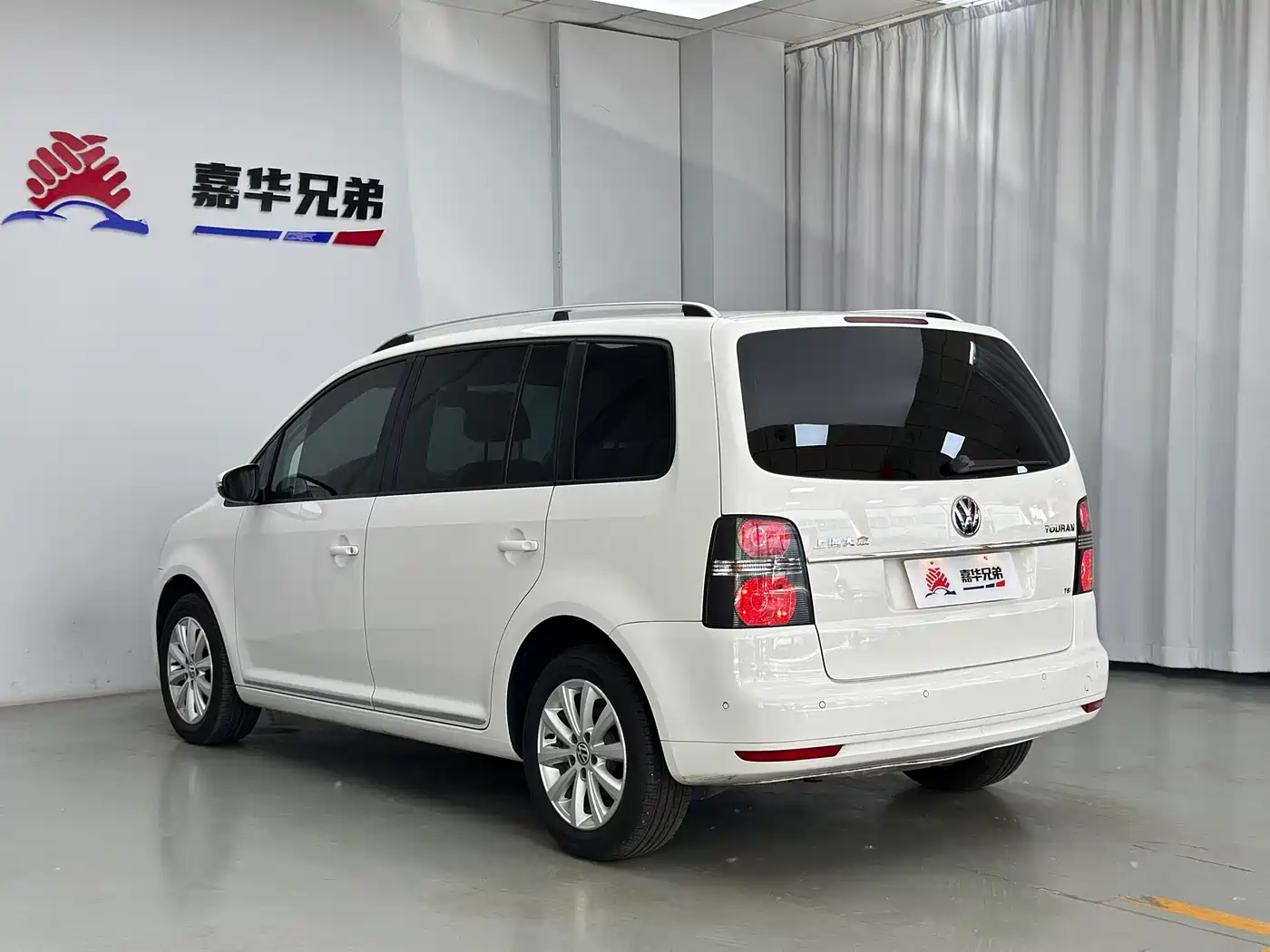 Volkswagen Touran 2015 1.4T DSG Flagship Edition 5-seater фото 11