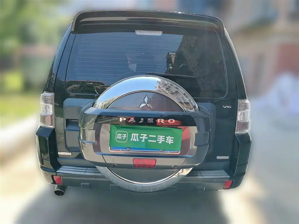 Mitsubishi Pajero (Import) 2016 3.0L Automatic Standard (China V) фото 4