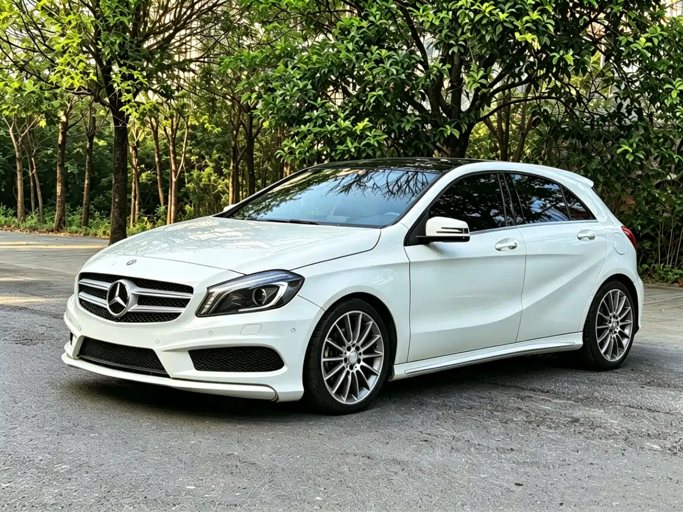 Mercedes-Benz A-Class (Import) 2015 A 200 Sport