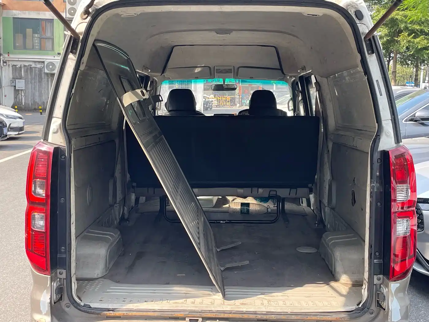 Jinbei New Hiace S 2019 2018 Model 1.5L Business Version Van DLCG14