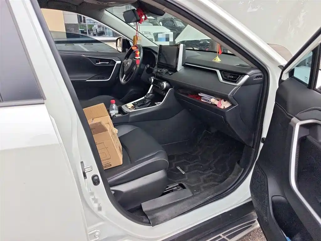 Toyota RAV4 Rongfang 2020 2.0L CVT 4WD Premium Edition фото 20