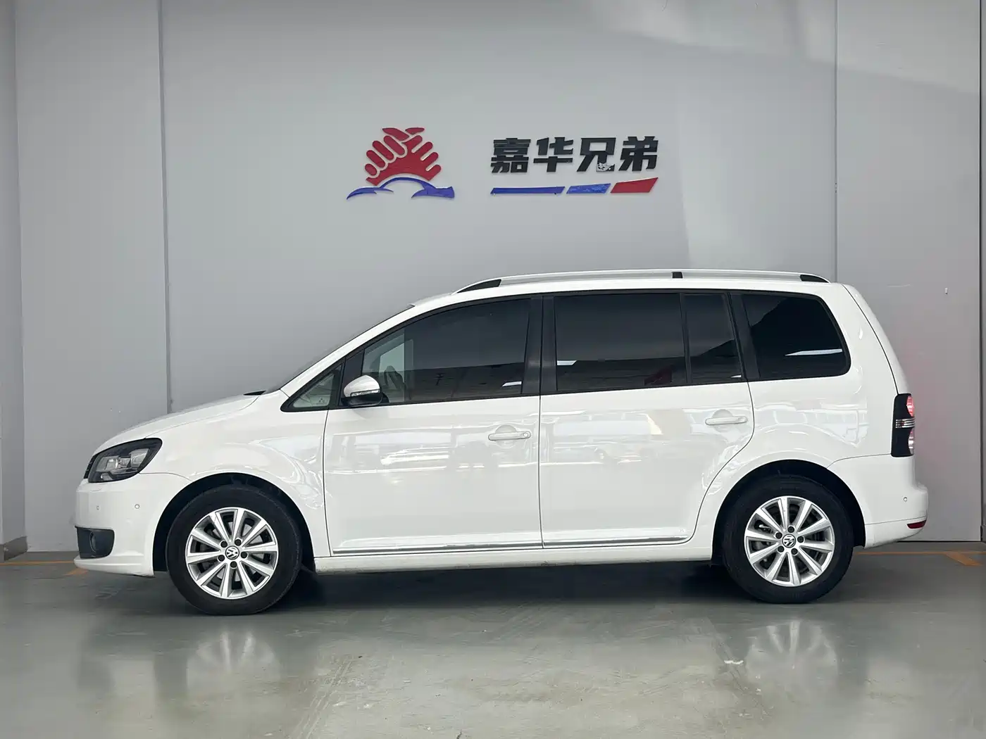Volkswagen Touran 2015 1.4T DSG Flagship Edition 5-seater фото 8