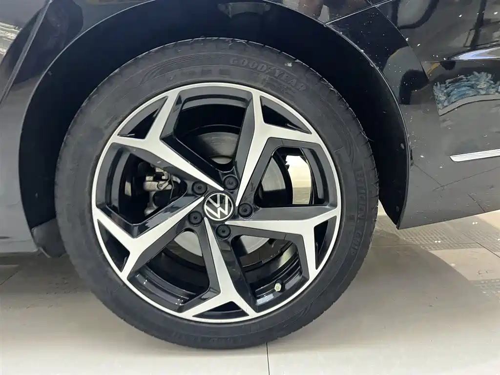 Volkswagen Passat 2023 330TSI Starlight Elite Edition фото 8