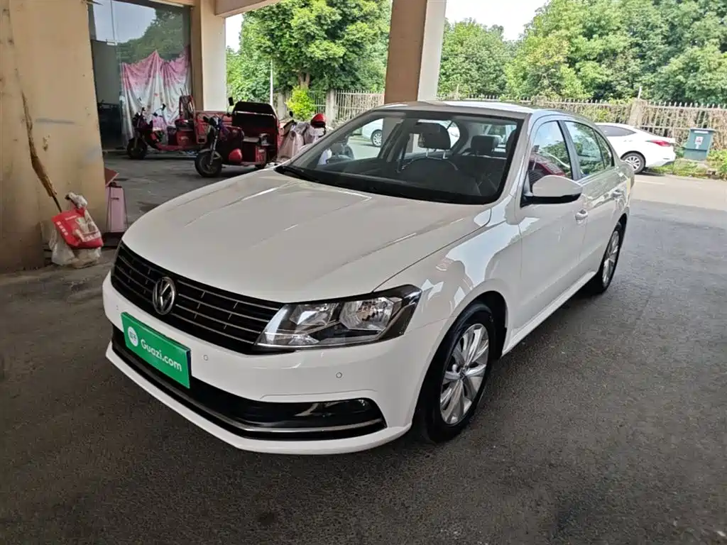Volkswagen Lavida 2017 1.6L Automatic Comfort Edition фото 2