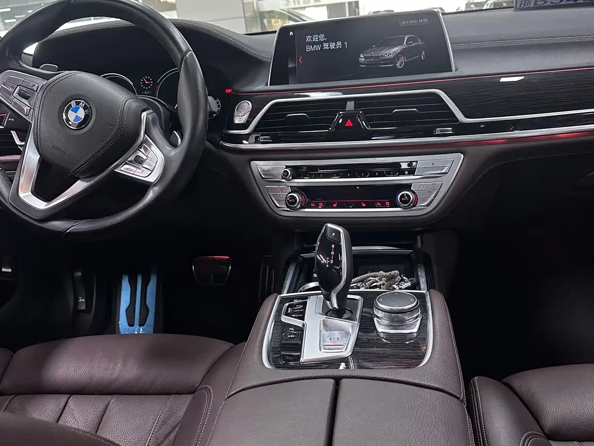 BMW 7 Series 2018 730Li Leading Type M Sport Package фото 10