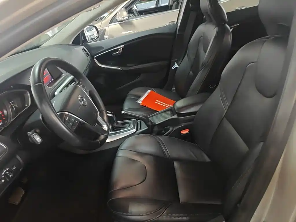 Volvo V40 2019 2018 T3 Inscription Edition
