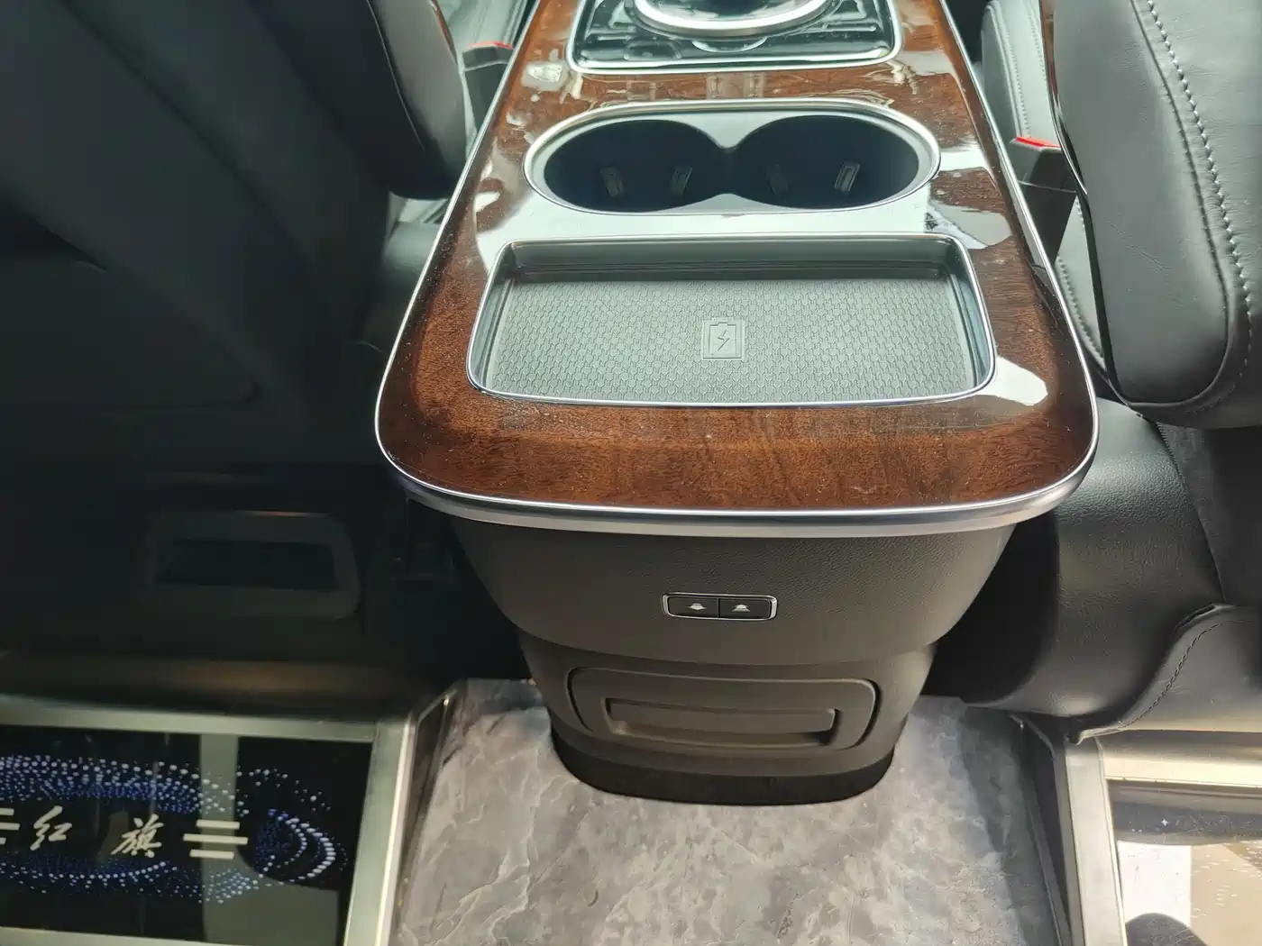 Hongqi HQ9 2023 2.0T Smart Connect Flagship фото 27