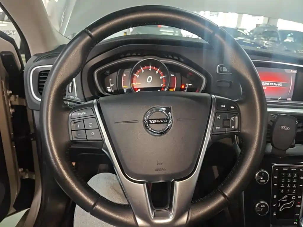 Volvo V40 2019 2018 T3 Inscription Edition