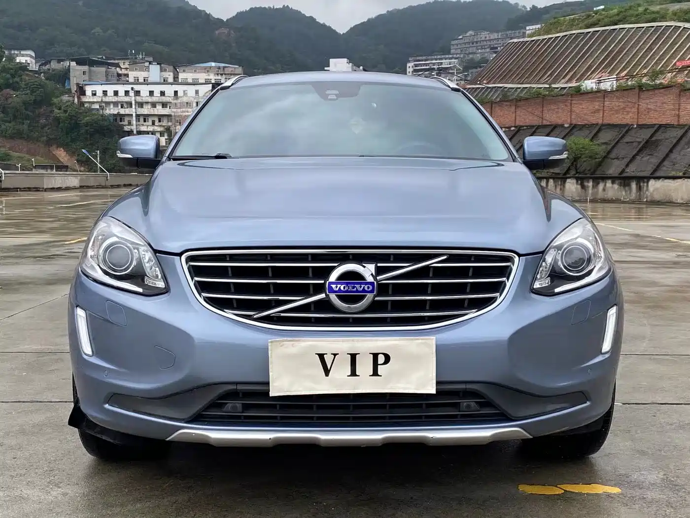 Photo 2 - Volvo XC60