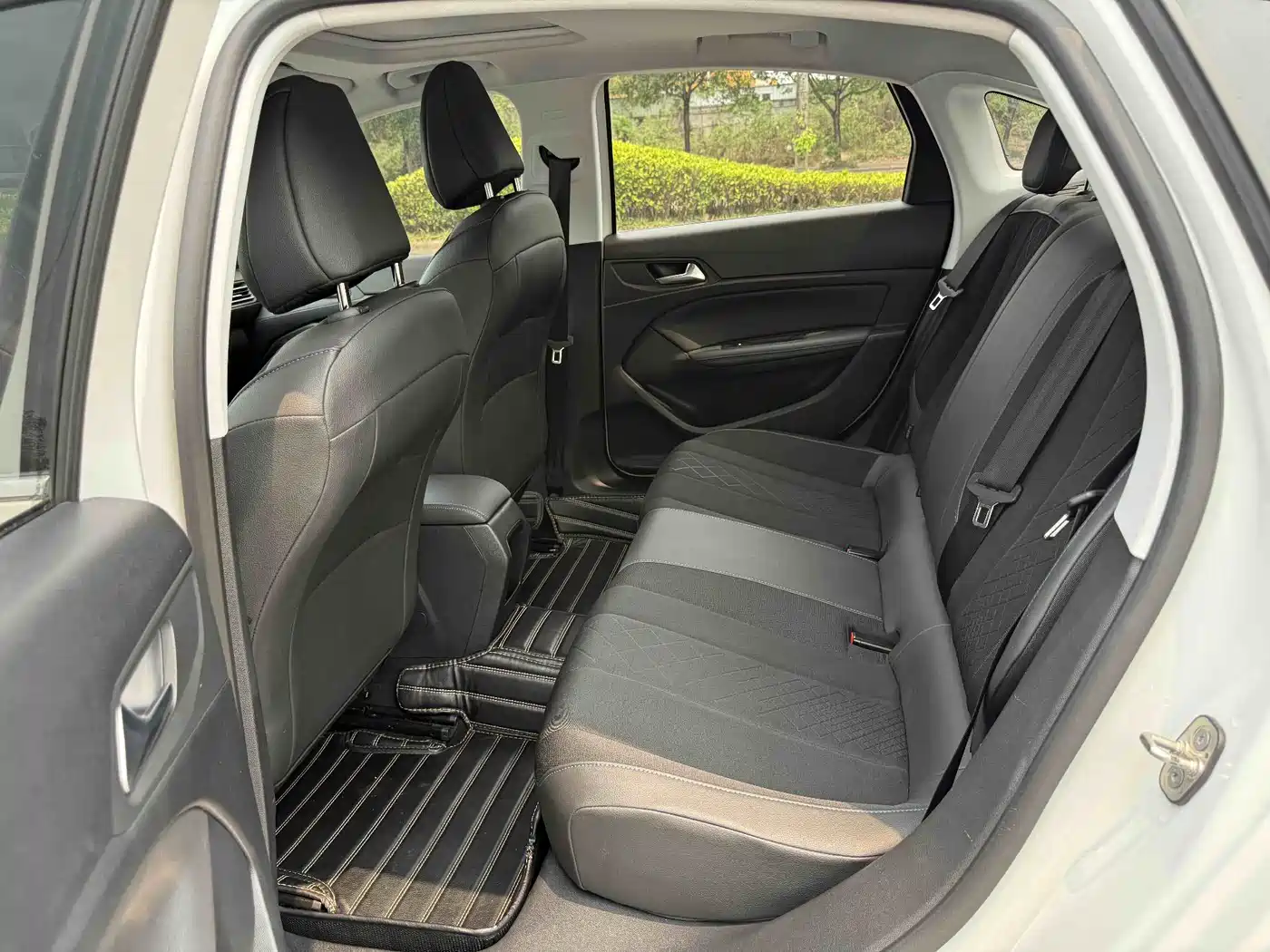 Peugeot 308 2016 230THP Automatic Luxury фото 6