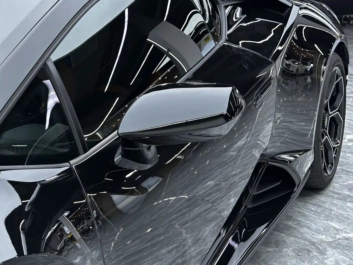 LAMBORGHINI HURACÁN