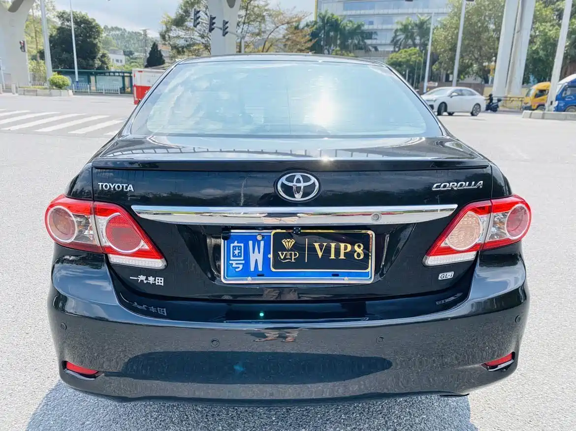 Toyota Corolla 2011 1.8L CVT GL-i фото 6