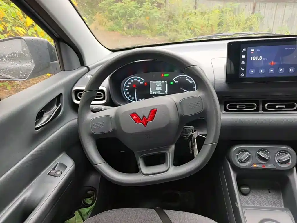 Wuling Motors Wuling Hongguang New Energy 2026 2025 Model Range Extender Hybrid 50KM Standard