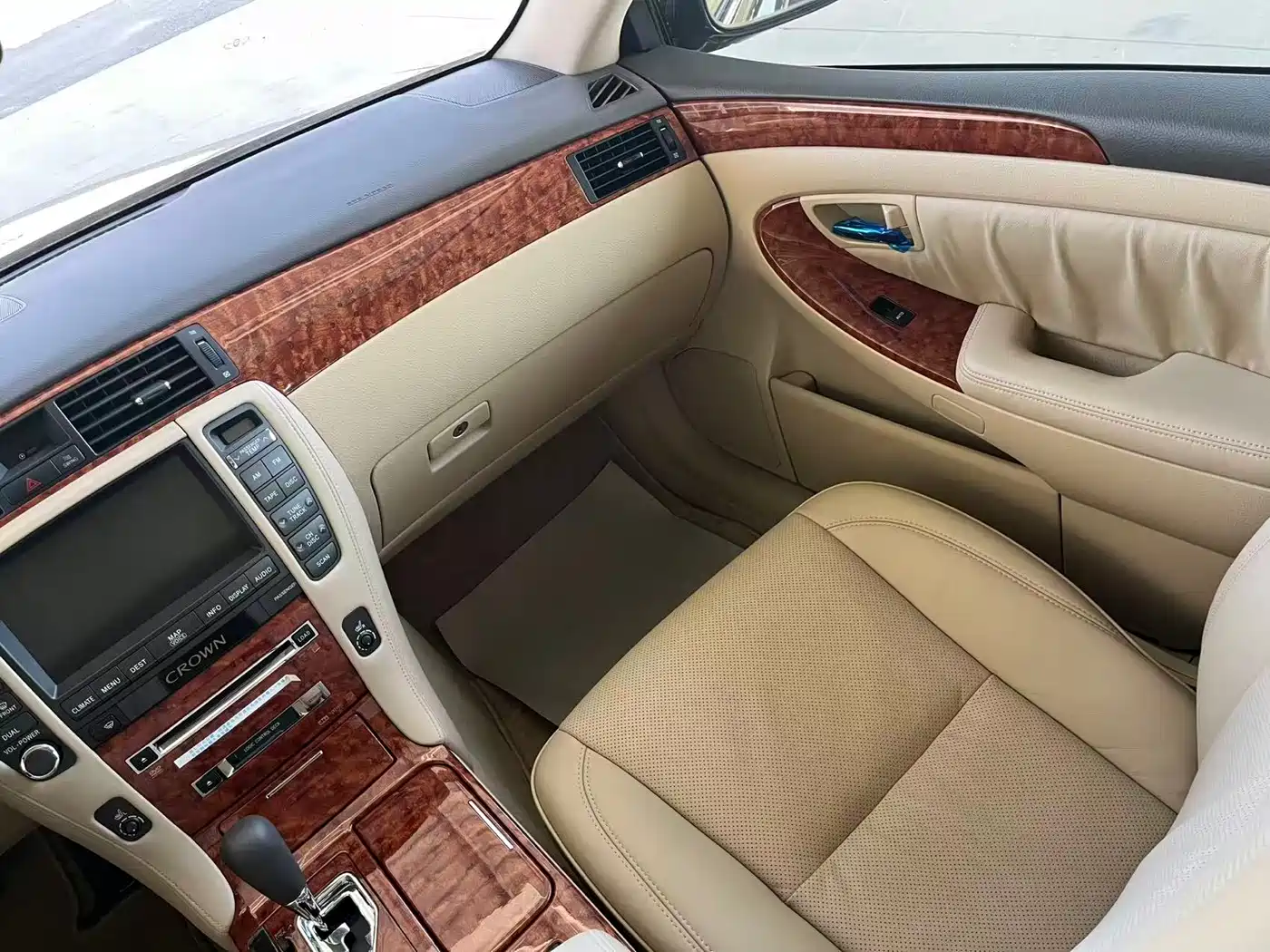 Toyota Crown 2009 2.5L Royal Special Navigation Edition фото 21