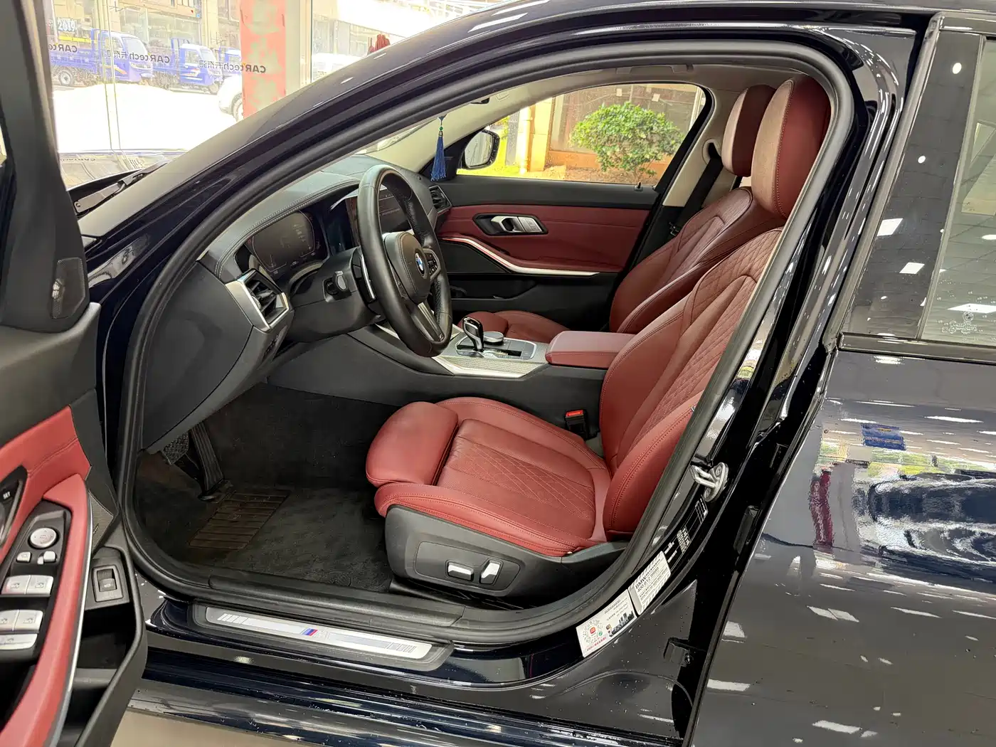 BMW 3 Series 2022 Facelift 325Li M Sport Shadow Edition фото 4