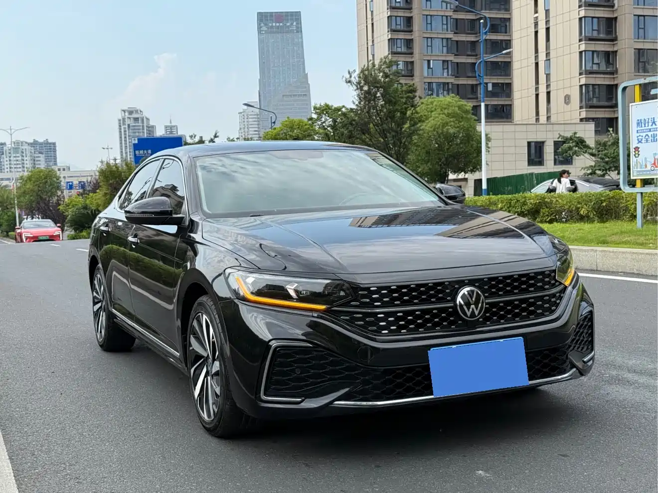 Volkswagen Passat 2022 330TSI Starlight Elite Edition фото 3