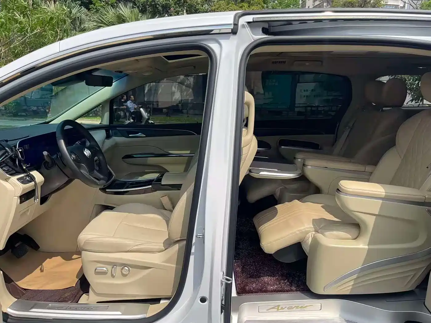 Buick GL8 2023 ES Landmaster Exclusive фото 10