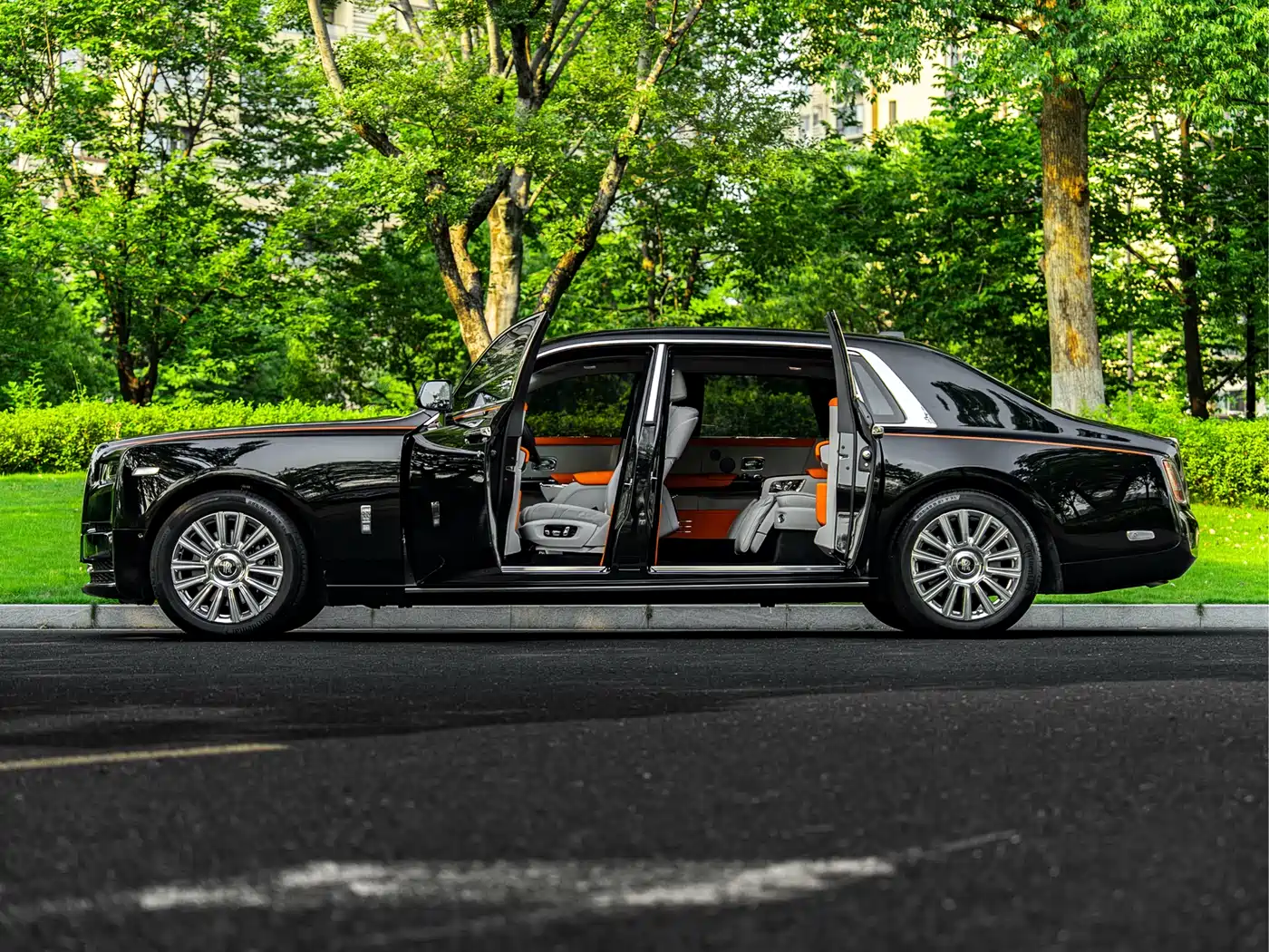 Rolls-Royce Phantom 2023 2024 Long Wheelbase Series II