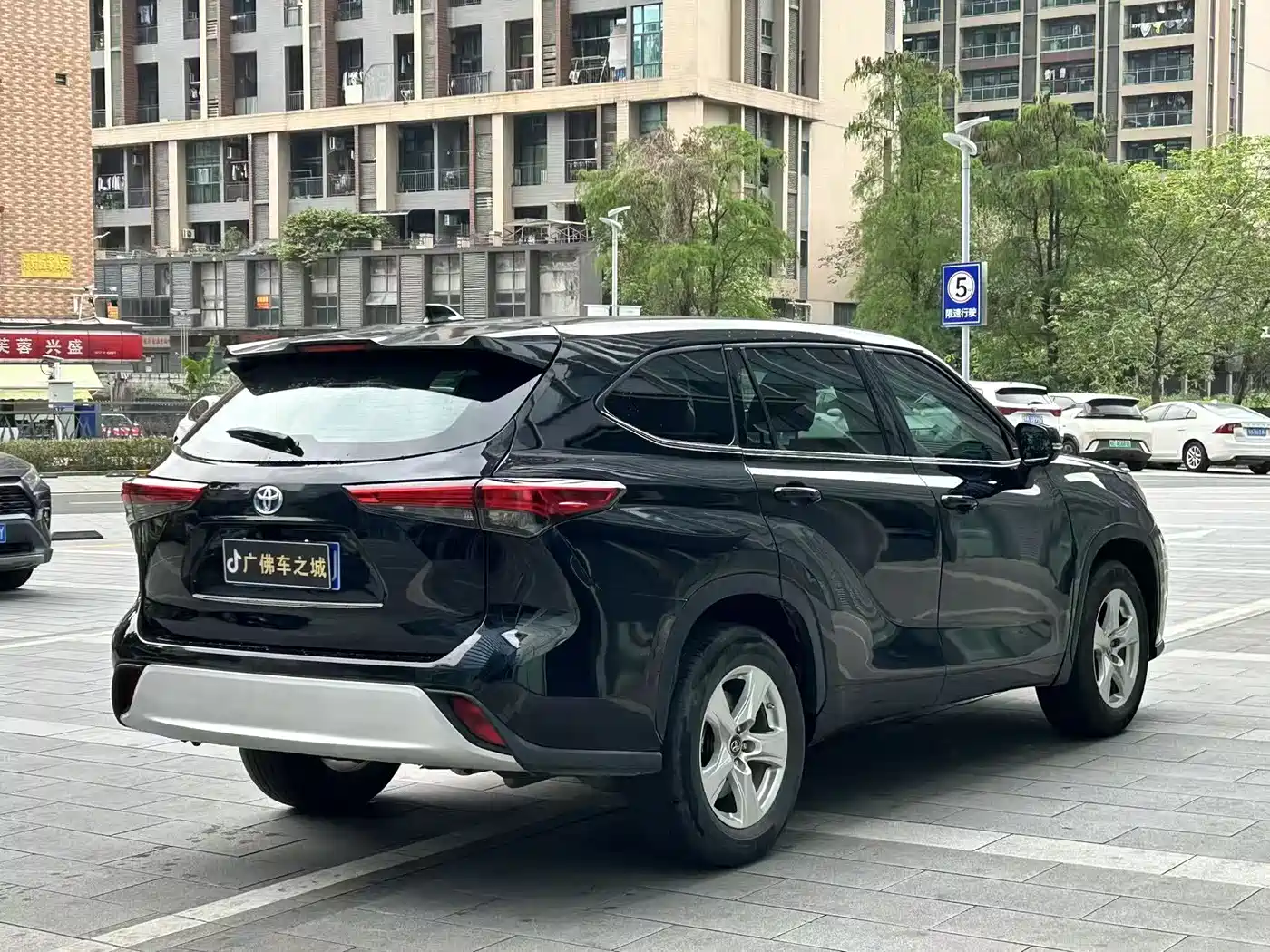 Toyota Highlander 2024 2.5L Smart Hybrid 4WD Elite 7-seater фото 6