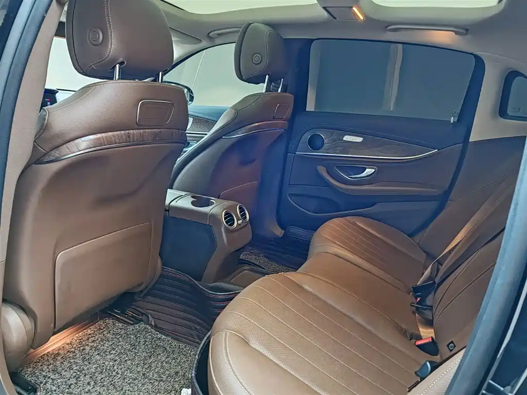 Mercedes-Benz E-Class 2019 E 300 L Fashion фото 12