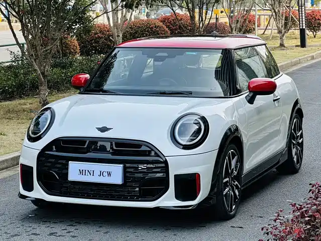 MINI JCW