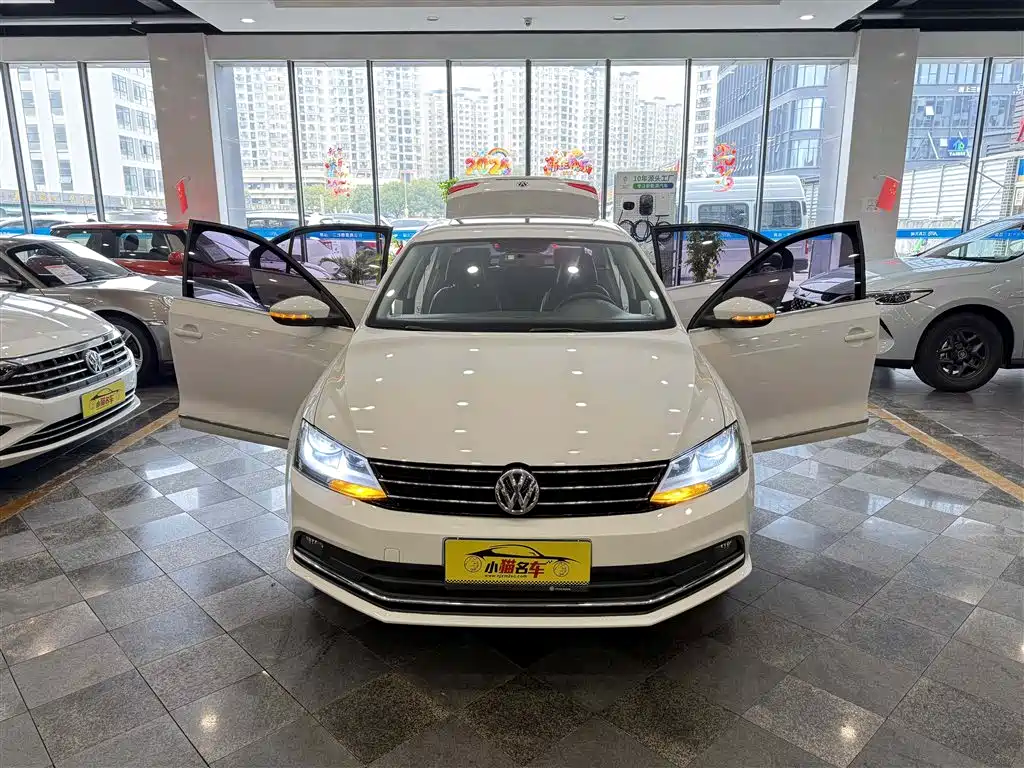 Volkswagen Sagitar 2015 230TSI Automatic Comfort фото 11