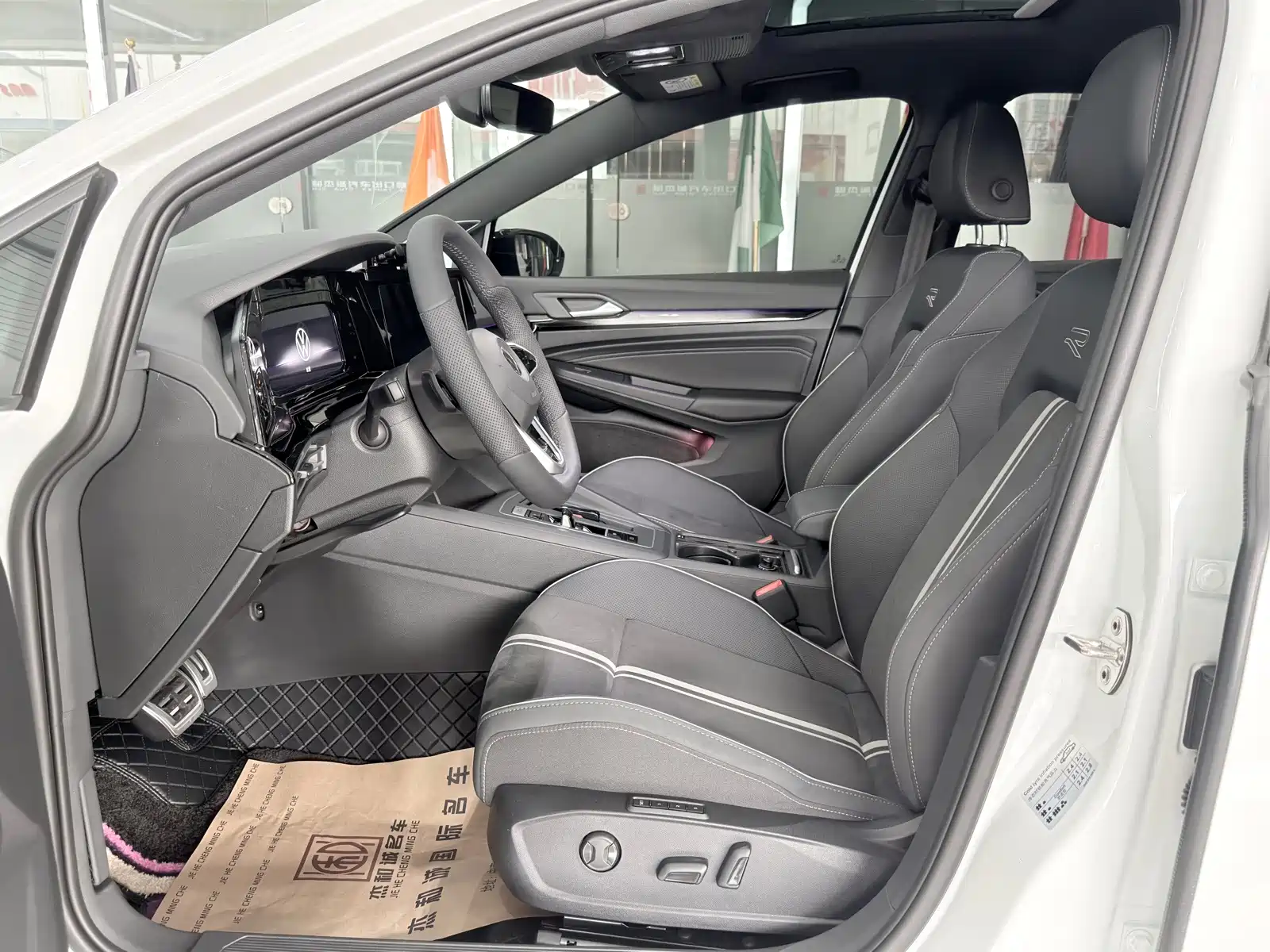 Фото 4 - Volkswagen Golf
